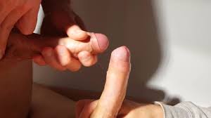 Hijo le pidió a su padre su polla en la boca de su hijo y una masturbación  mutua llena de semen