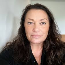 Rachelle Gee's Instagram, Twitter & Facebook