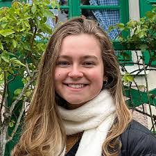 Abbie Crawford's Instagram, Twitter & Facebook