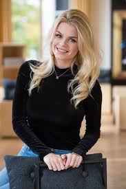Loretta schrijver werd geboren in queens, new york. Davina Michelle Toegevoegd Aan Line Up The Passion In Concert Ede Nieuws Newslocker