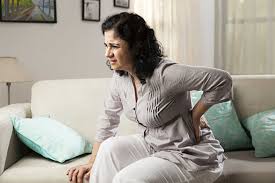 Punggung melengkung atau bungkuk dapat menyebabkan masalah menyakitkan kenali rasa sakit dan ketidaknyamanan. Sakit Punggung Sebelah Kiri Ini Penyebab Dan Cara Mengatasinya