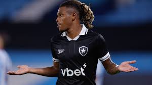 Newcastle tem interesse na contratação de Danilo, afastado do Botafogo e alvo de Palmeiras, Flamengo e United