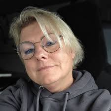 Gewonnen! 💪 Petra Sauer von Sauer Transporte darf den einzigartigen WOMAN  TGX auf Herz und Nieren testen. Die glückliche Gewinnerin unseres WOMAN TGX  Gewinnspiels zum Weltfrauentag hat am Montag den Truck im