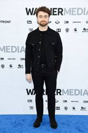 Give me guidelines starting from how to store names in my cell phone and also how to retrieve names to make calls also general information on all ways? 30 Of The Most Famous Short Male Celebrities 22 Words