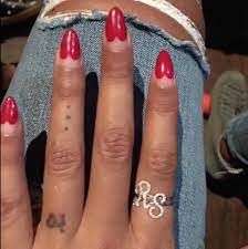 Een tattoo voor zijn zoontje fender kon dus niet uitblijven. 44 Tatoeage Puntjes Betekenis