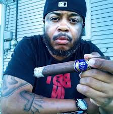 SMASH N GRAB!!! (And Caught) 😂😭 Video shows a group of offenders doing a  smash and grab at a GameStop