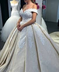 55 likes 1 comments فساتين زفاف wedding dresses toffa wedding on instagram 2200ريال متجر توفا السعر عبر ال in 2020 wedding outfit bride style wedding dresses