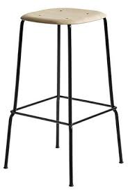 Tabouret Haut Soft Edge 30 Hay Noir Bois Naturel Made In Design Tabouret Haut Tabouret Tabouret De Bar