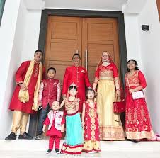 Lagipun standard la artis malaysia, mekap tebal je. Kehidupan Sempurna Datin Rebecca Nur Al Islam Anak Ramai Rezeki Pun Meluas Nona