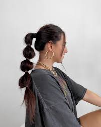 You create knots using either your hair strands or elastics and then create bubbles in the spaces between the knots. Shannon Byrum Bubble Braid Bubble Bubble Bubble Facebook