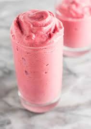 After all, everybody is making smoothies and i did not want to be left out. Strawberry Banana Smoothie Recipe Build Your Bite