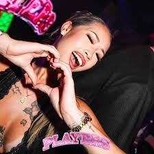 🔥 AUSSIE SHORE FRAT PARTY 🔥 @catiachanel_ & @con.mourmourakis are headed  to Darwin this Fri 6 June! With DJ sets by SOMMER & DARCY LAWRENCE, don't  miss out