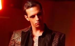 Hello select your address all. Achille Lauro Se Ne Frega Ecco Il Poster Censurato Il Tempo