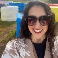 Julie Hallgren's Instagram, Twitter & Facebook