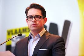 'ik pik het niet dat door de schuld van filip en gerolf vlaams belang niet in volle getalsterkte naar de kiezer gaat. Vlaams Belang Bekijkt Klacht Tegen Gentse Schepen Voor Versp De Standaard Mobile