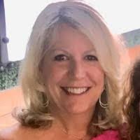 Debbie Schluter's Instagram, Twitter & Facebook