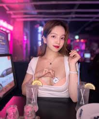 Exclusive peek at Yoon Vely's modeling session