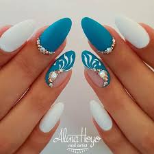Unghii false,unghii cu gel, modele de unghii,pedichiura,unghiile potrivite,model nails,.catalog unghii,unghii french unghii cu gel. Unghii Cu Gel Albastre Cu Pietricele Turquoise Nails Turquoise Nail Designs Oval Nails