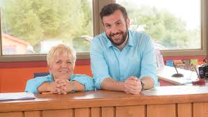 Charline, mère de famille et avocate, est habituée à tout gérer. Camping Paradis Sur Tf1 On A Vu Le Deuxieme Crossover Evenement Avec Josephine Ange Gardien Allocine