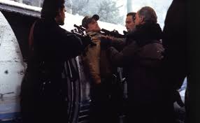 Für ihn sei von beginn an klar gewesen, dass er nur in der ersten staffel der serie mitwirke. Cliffhanger Nur Die Starken Uberleben Film 1993 Trailer Kritik Kino De
