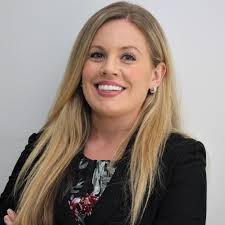 Lisa Melville's Instagram, Twitter & Facebook