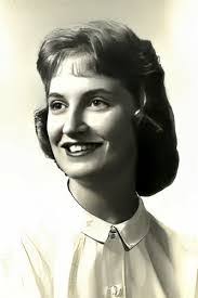 Holly Bowlin's Instagram, Twitter & Facebook