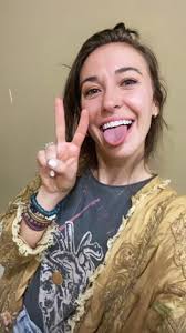 A big 𝗬𝗘𝗦 𝗜𝗙 𝗬𝗢𝗨 𝗟𝗢𝗩𝗘 Laura Ingraham ❤️