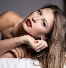 Katrina May's Instagram, Twitter & Facebook