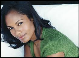 Robinne Lee
