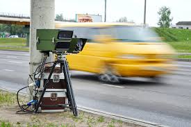 Rein technisch reagieren die meisten blitzergeräte bereits ab einer geschwindigkeitsübertretung von 1 km/h. Autobahn Blitzer Welche Sanktionen Drohen Laut Bussgeldkatalog