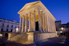 Reproduced the roman temple maison carree located in nimes, france. La Maison Carree Uno De Los Vestigios Mas Hermosos De La Antiguedad
