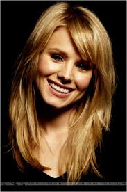 Für das styling können die stufen entweder nach außen, nach innen oder glatt geföhnt der stufenschnitt macht sich hervorragend in kombination mit einem pony. Neuesten Von Frisur Mittellang Blond Pony Mittellange Haare Stufen 10 Neu Mi Frisuren Lange Haare Stufen Frisuren Lange Haare Schnitt Frisur Glatte Lange Haare