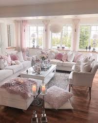 En esta imagen de salas modernas puedes ver que el sofá es el protagonista del lugar. 294 Ideas De Juegos De Sala En 2021 Decoracion De Salas Decoracion De Interiores Decoraciones De Casa