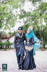 16 inspirasi baju kahwin songket yang confirm anda berkenan. 8 Best Baju Pengantin Songket Ideas Wedding Dresses Malay Wedding Malay Wedding Dress