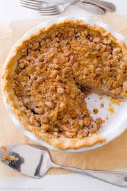 Deep Dish Apple Crumble Pie Heavy On The Crumble Topping Recipe On Sallysbakingaddiction Com Pie Crumble Apple Crumble Pie Apple Crumble