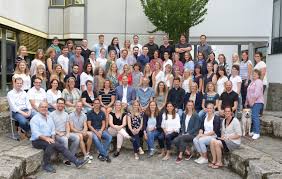 Stellenbeschreibung gemeinsam mit einem namhaften kunden suchen wir zum nächstmöglichen zeitpunkt einen lehrer (m/w/d) mit. Lehrerinnen Und Lehrer Igs An Den Rheinauen