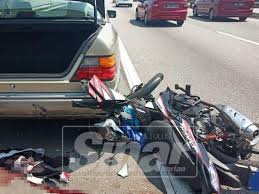 Ini dikatakan kerana kesalahan memilih gear kenderaan jenis auto tersebut yang menyebabkan kenderaan itu terbabas. Maut Gagal Elak Kereta Rosak