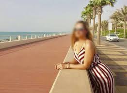 Απλά καταχωρίστε το μισθό της. Epi8esh Me Bitrioli Se Poio Gnwsto Ths Proswpo Anafer8hke H 34xronh