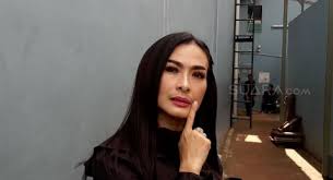 Presenter indonesian idol, daniel mananta terkejut begitu mendengar kabar suami bunga citra lestari (bcl), ashraf sinclair meninggal dunia. Ashraf Sinclair Meninggal Dunia Iis Dahlia Tak Bisa Bayangkan Jadi Bcl