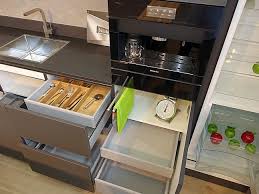 Schuller Musterkuche Highend Gerate Xxl Kombidampfgarer Und Pyrolyse Backofen Mit Klimagaren Beide Mit Kernthermometer Musterkuchen Warmeschublade Luxuskuche