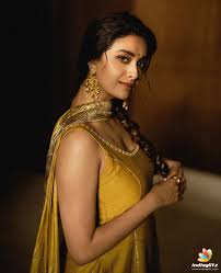 Keerthy Suresh Photos - Malayalam Actress photos, images, gallery, stills  and clips - IndiaGlitz.com