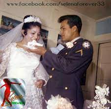 Selena wedding dress | selena quintanilla, selena. Selena S Mom And Dad On Their Wedding Day Selena Quintanilla Selena Selena Pictures