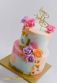 Taart Voor 1 Jarige Met Pastel Kleuren Yummie Sweet Cakes