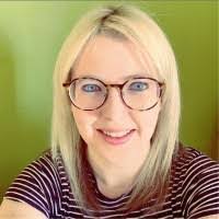 Beth Hutchinson's Instagram, Twitter & Facebook