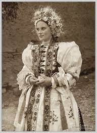 Traditional Wedding Costume From Liptovske Sliace Slovakia Costume History European Costumes Folk Costume Slovakian Women