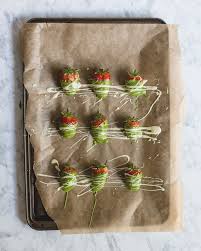 Fraises En Coques De Chocolat Blanc Et Matcha Rose Citron Chocolat Blanc Fraise Au Chocolat Matcha
