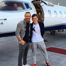 2017 г.1 декабря 2017 г. Martin Garrix David Guetta Unleash Their New Track So Far Away Feat Jamie Scott Romy Dya Edm Nations