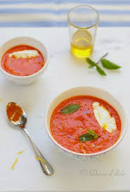 Soupe Froide De Poivrons Et Tomates Quenelles De Ricotta Au Citron Nourriture D Ete Recette Gaspacho Soupe D Ete