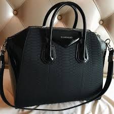 Pin Di Aysegul Aksoy Su ɢɨnyeisɦg Borsette Alla Moda Borse E Borsette Borse Griffate