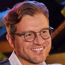 Kellie Hatfield's Instagram, Twitter & Facebook